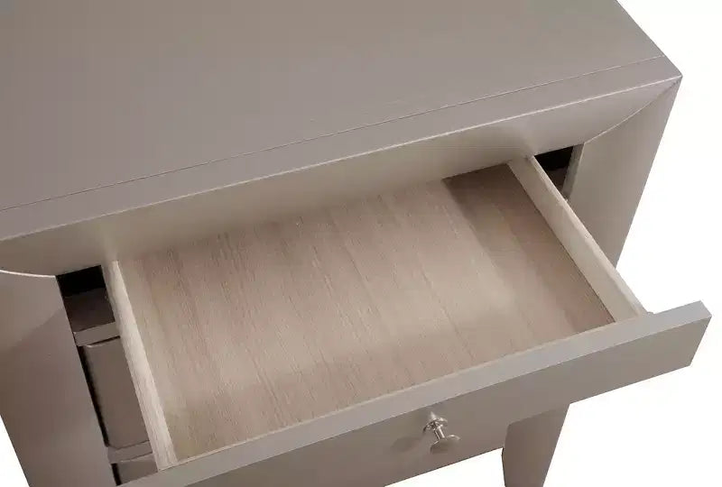 Table de chevet à 3 tiroirs