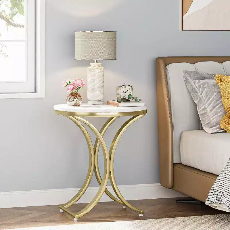Petite table d'appoint ronde à pieds en C